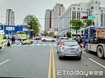 趕上班「切西瓜左轉」遭對向機車撞飛躺路中　台中婦送醫不治