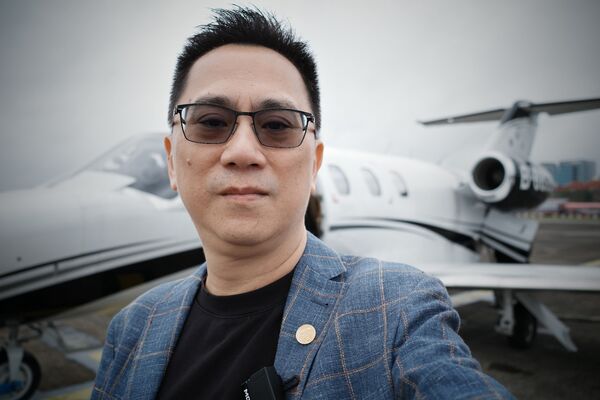 486先生秀松指部照片嗆「有什麼奇怪」　PTT炸鍋：軍用機場能拍？