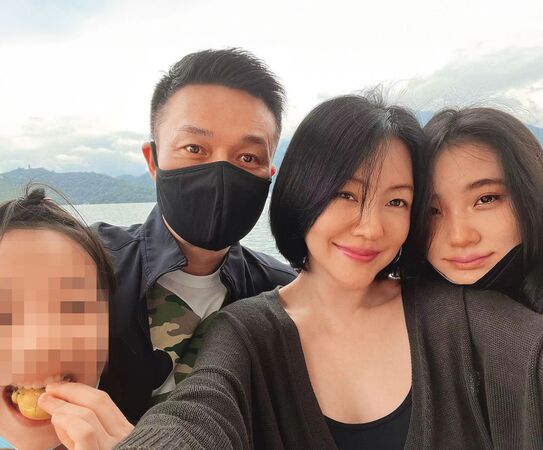 許雅鈞私約女粉／小S老公許雅鈞私約20歲嫩妹　曬大S出殯照「私密對話曝光」