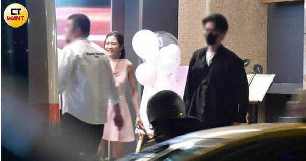直擊／楊千霈眾星友相伴慶43歲生日　不見去年慶生夥伴春風蹤影