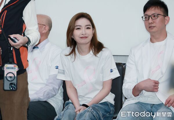 ▲▼許維恩出席「乳房感覺重建技術」記者會。（圖／記者周宸亘攝）