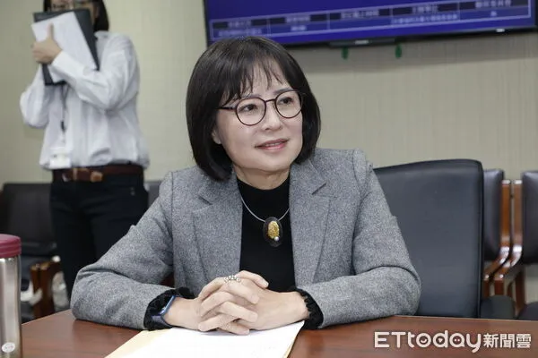 ▲▼立法院8個常態委員會11日選舉召委，衛環委員會由於民進黨黨內遲遲無法推出召委人選，幾經拖延後終於由林月琴及國民黨盧縣一當選召委。（圖／記者湯興漢攝）