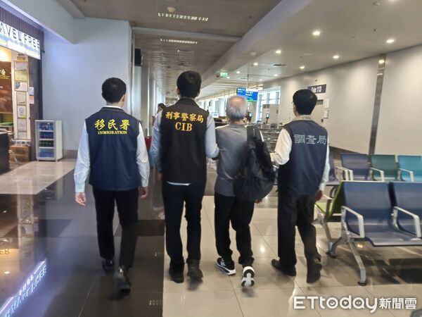 ▲涉嫌運輸毒品通緝的通緝犯張文忠11日遭刑事局幹員從菲律賓押解回台。（圖／記者張君豪翻攝）