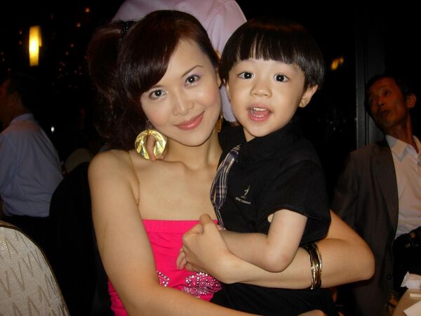 ▲宋逸民與陳維齡的兒子駿哥申請到七間英國與愛爾蘭的頂級大學研究所。（圖／翻攝臉書）