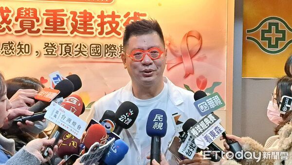 ▲▼許維恩出席林口長庚「乳房感覺重建技術」記者會。（圖／記者鄭遠龍攝）