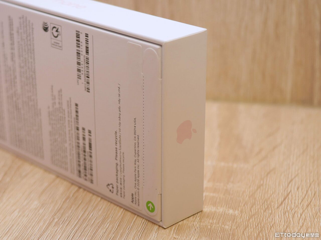 ▲▼       iPhone 17e,iPhone17e,17e,蘋果      。（圖／記者蘇晟彥攝）