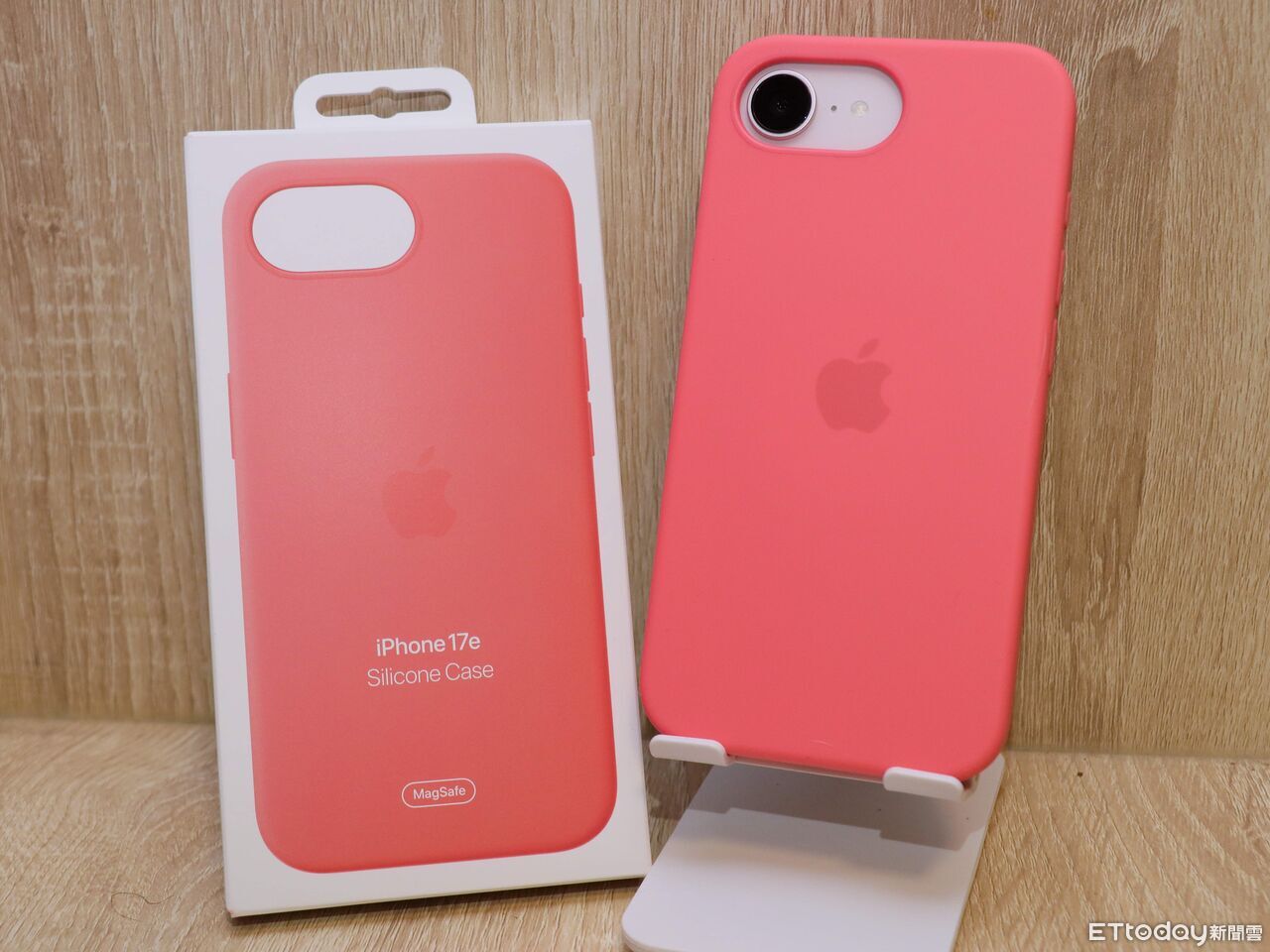 ▲▼       iPhone 17e,iPhone17e,17e,蘋果      。（圖／記者蘇晟彥攝）