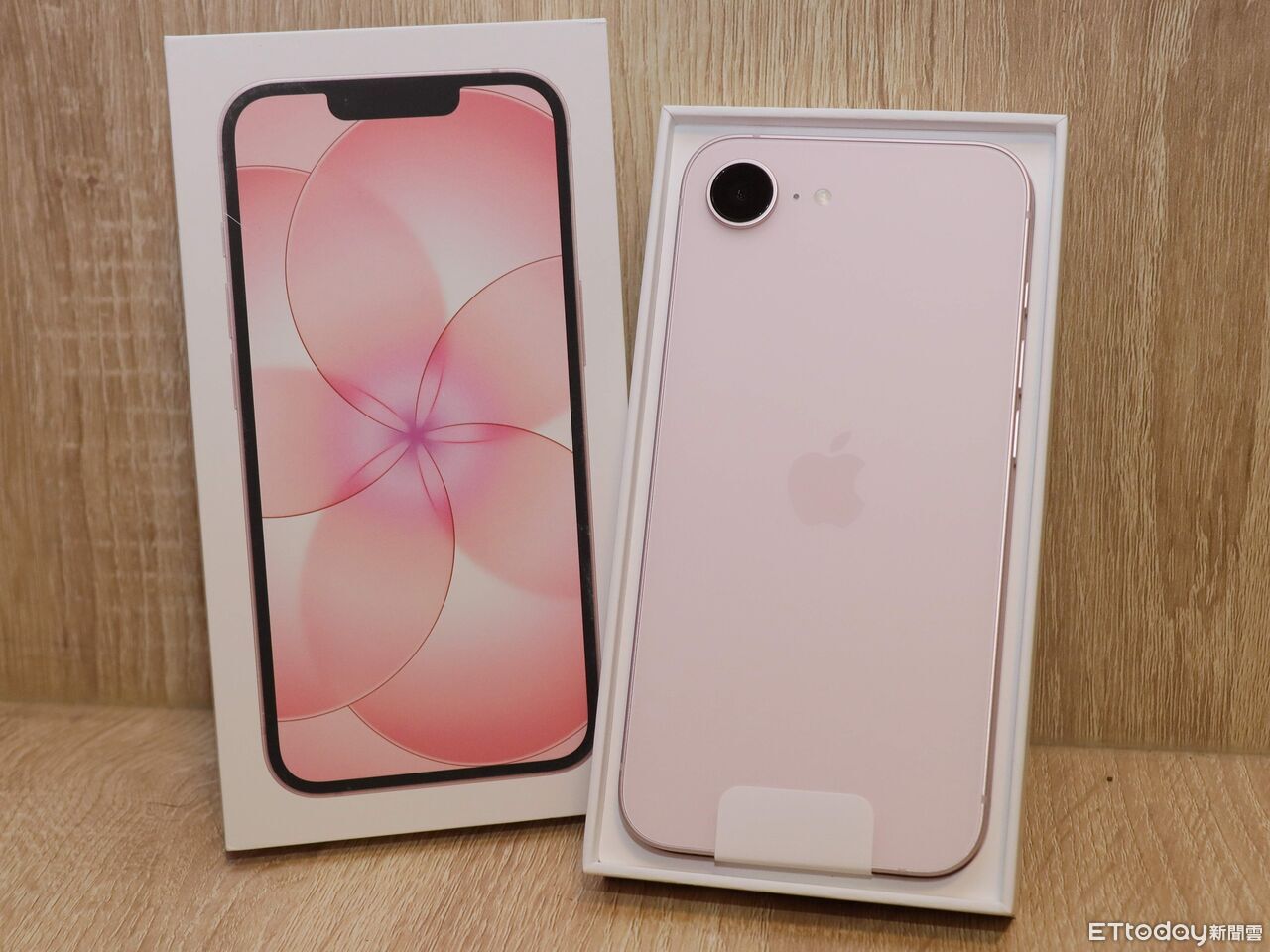 ▲▼     iPhone17e        。（圖／記者蘇晟彥攝）