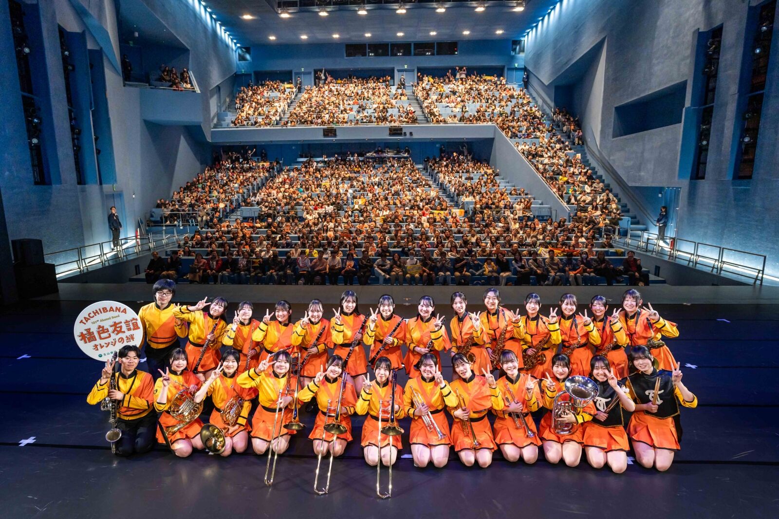 ▲▼「橘色惡魔」121期成員們與觀眾合影。（圖／文化總會）