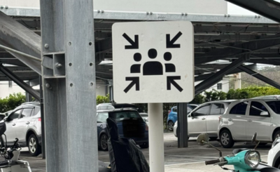 停車場見「4箭頭指3人」超問號！網笑：3缺1　實際用途曝光