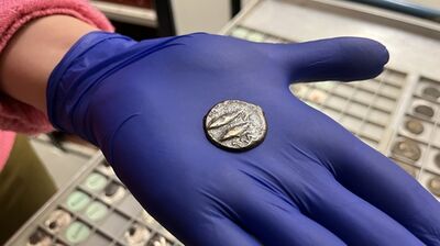 公車投幣箱挖到寶！「2000多年古硬幣」被當車資投下去