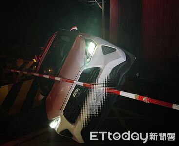 汽車闖行台鐵遭列車撞上「新埔=通宵單線行車」　駕駛逃離無傷