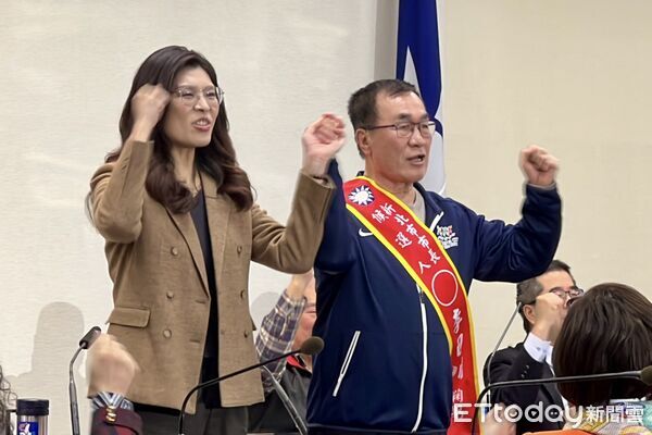 ▲▼國民黨主席鄭麗文宣布新北市長候選人李四川。（圖／記者鄭佩玟攝）