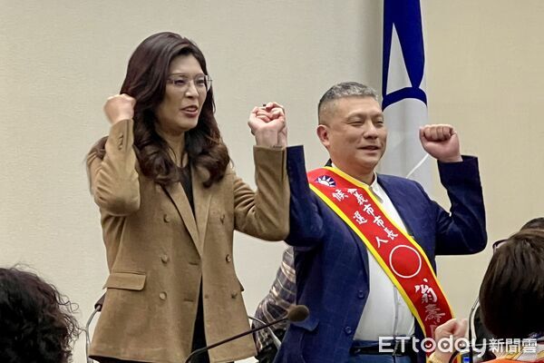 ▲▼國民黨主席鄭麗文宣布嘉義市長候選人翁壽良。（圖／記者鄭佩玟攝）