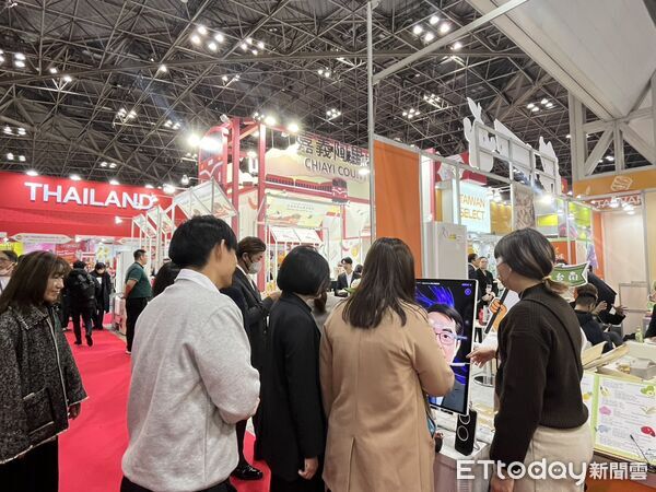 ▲台南市政府前進東京食品展，打造歷年最大台南專區，推廣在地農特產品。（記者林東良翻攝，下同）