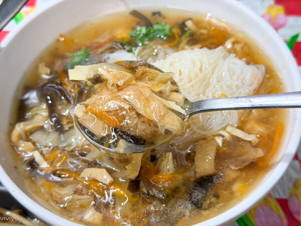 ▲▼南門素食麵。（圖／VIVIYU小世界授權提供）