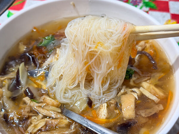 ▲▼南門素食麵。（圖／VIVIYU小世界授權提供）
