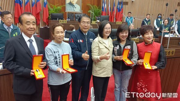 ▲台南市議會臨時會在新營召開，國民黨團聚焦土方與廚餘問題提出質詢。（記者林東良翻攝，下同）