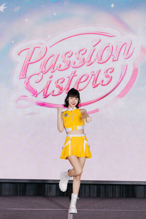 ▲中信兄弟PS人氣成員峮峮、邊荷律。（圖／中信兄弟提供）