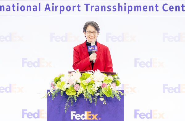 ▲副總統蕭美琴在轉運中心啟用儀式上致詞。（圖／桃園市新聞處提供）