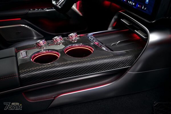 以性能為核心的數位座艙　全新世代 Mercedes-AMG GT 4-Door Coup&eacute; 內裝曝光