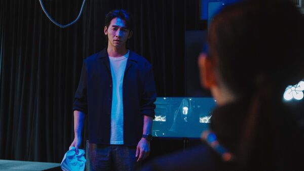 ▲温昇豪挑戰解謎實境，成人體實驗對象。（圖／映底子提供）