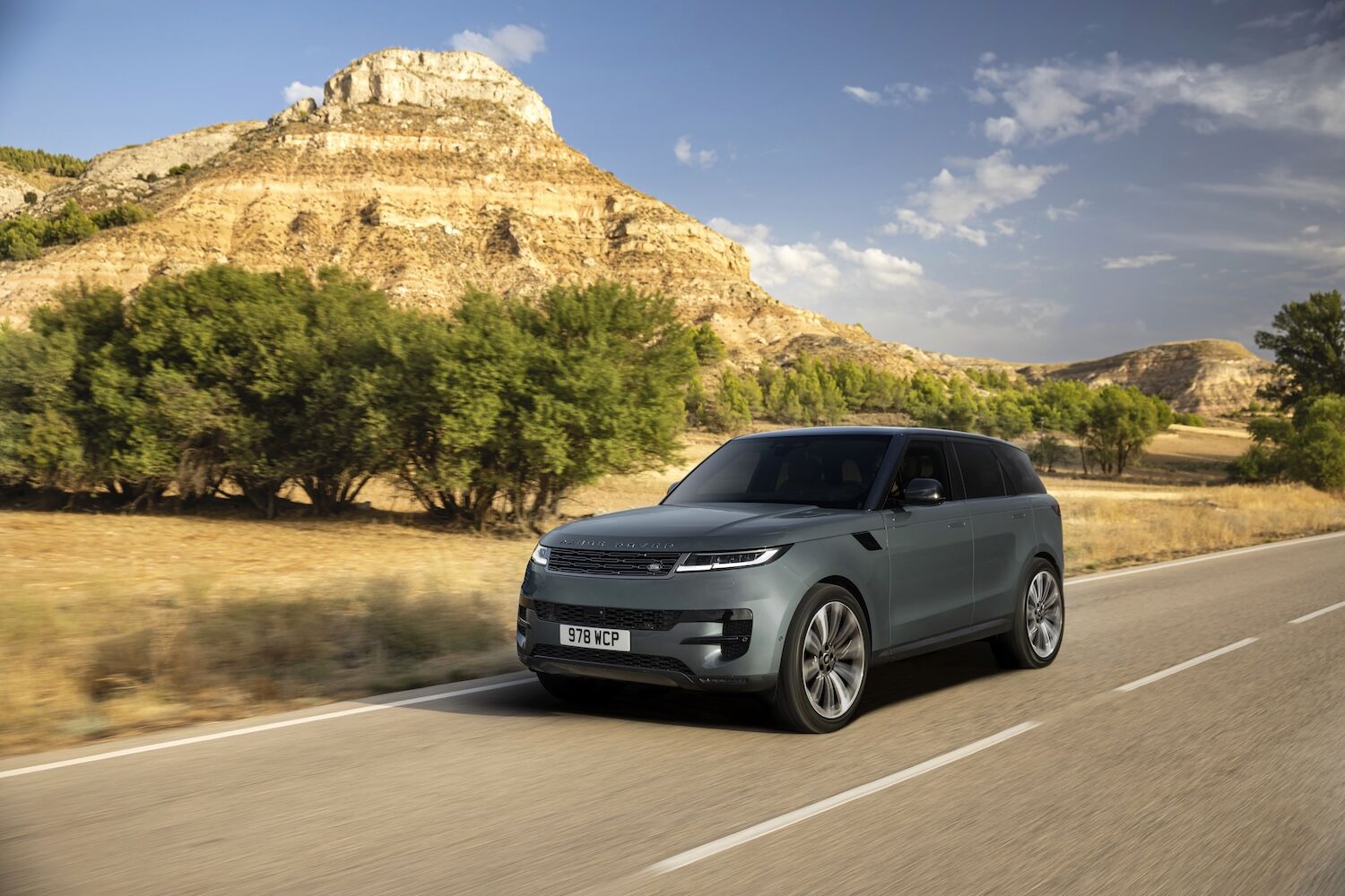 ▲Range Rover、Range Rover Sport雙休旅在台開賣新年式！部分車型升級配備。（圖／翻攝自JLR）