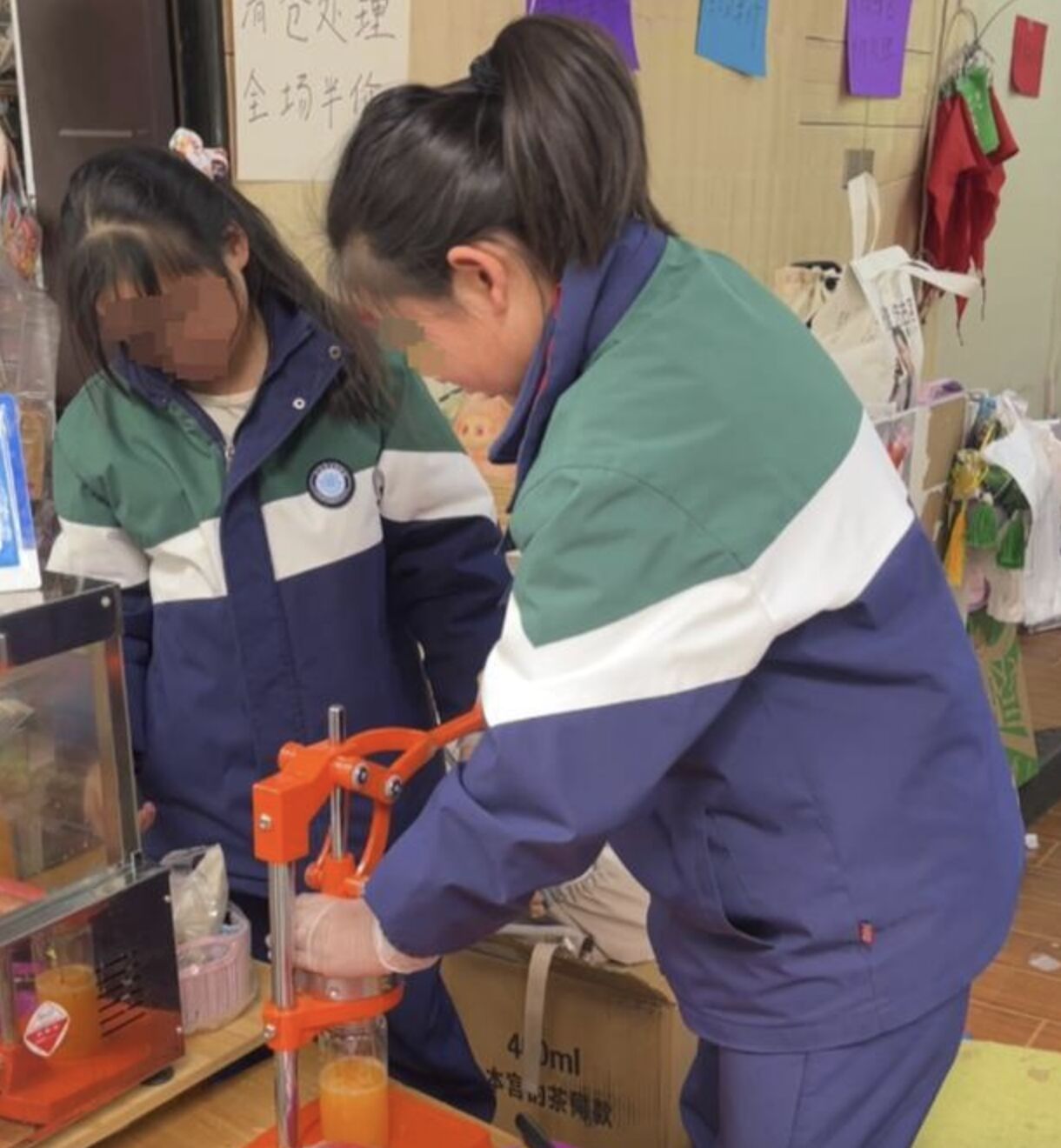▲江西12歲女孩用壓歲錢租下校門口的文具店。（圖／翻攝封面新聞）