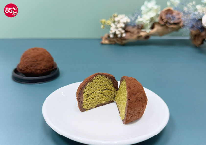 ▲85度Ｃ引進引進「杜拜巧克力 Q 餅」新甜點。（圖／品牌提供）