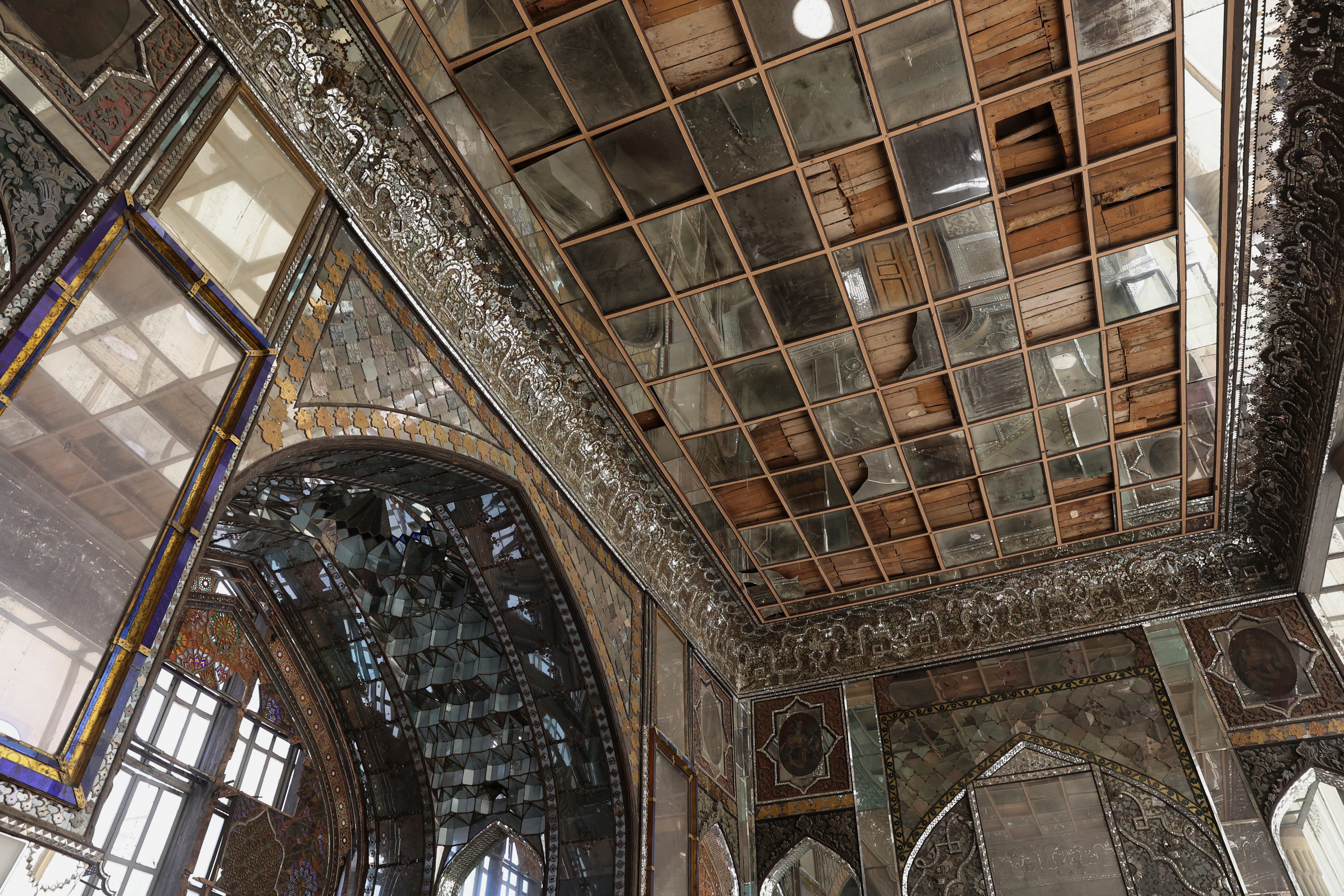 ▲▼ 美以空襲破壞伊朗歷史悠久的文化遺產，建於14世紀的古列斯坦宮（Golestan Palace）嚴重受損。（圖／路透）