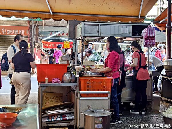 ▲▼蔡家排骨飯。（圖／部落客Darren蘋果樹旅遊玩樂誌授權提供）