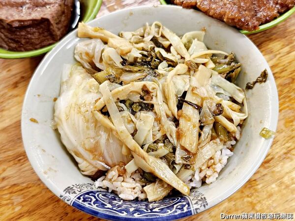 ▲▼蔡家排骨飯。（圖／部落客Darren蘋果樹旅遊玩樂誌授權提供）