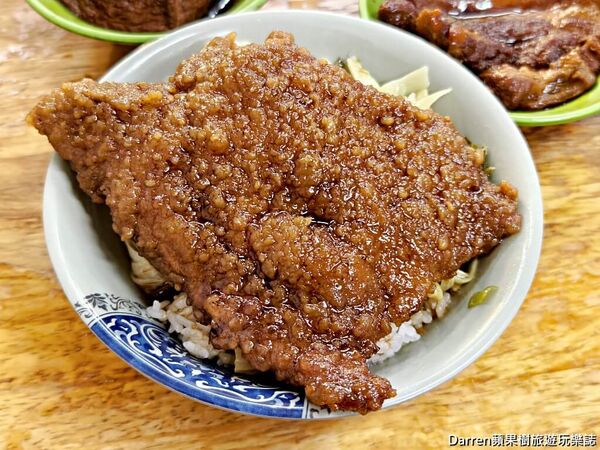▲▼蔡家排骨飯。（圖／部落客Darren蘋果樹旅遊玩樂誌授權提供）