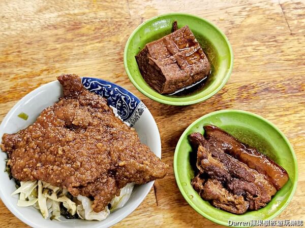 ▲▼蔡家排骨飯。（圖／部落客Darren蘋果樹旅遊玩樂誌授權提供）