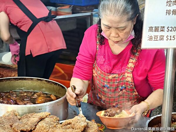 ▲▼蔡家排骨飯。（圖／部落客Darren蘋果樹旅遊玩樂誌授權提供）