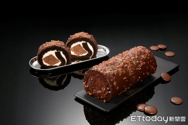 ▲▼亞尼克「厄瓜多爾脆皮黑巧克力生乳捲」回歸。（圖／亞尼克提供）