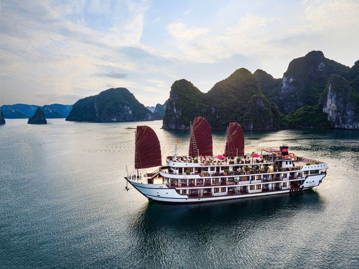 五星阿麗莎！北越下龍灣奢華船遊（圖／喬瑞旅行社、shutterstock）