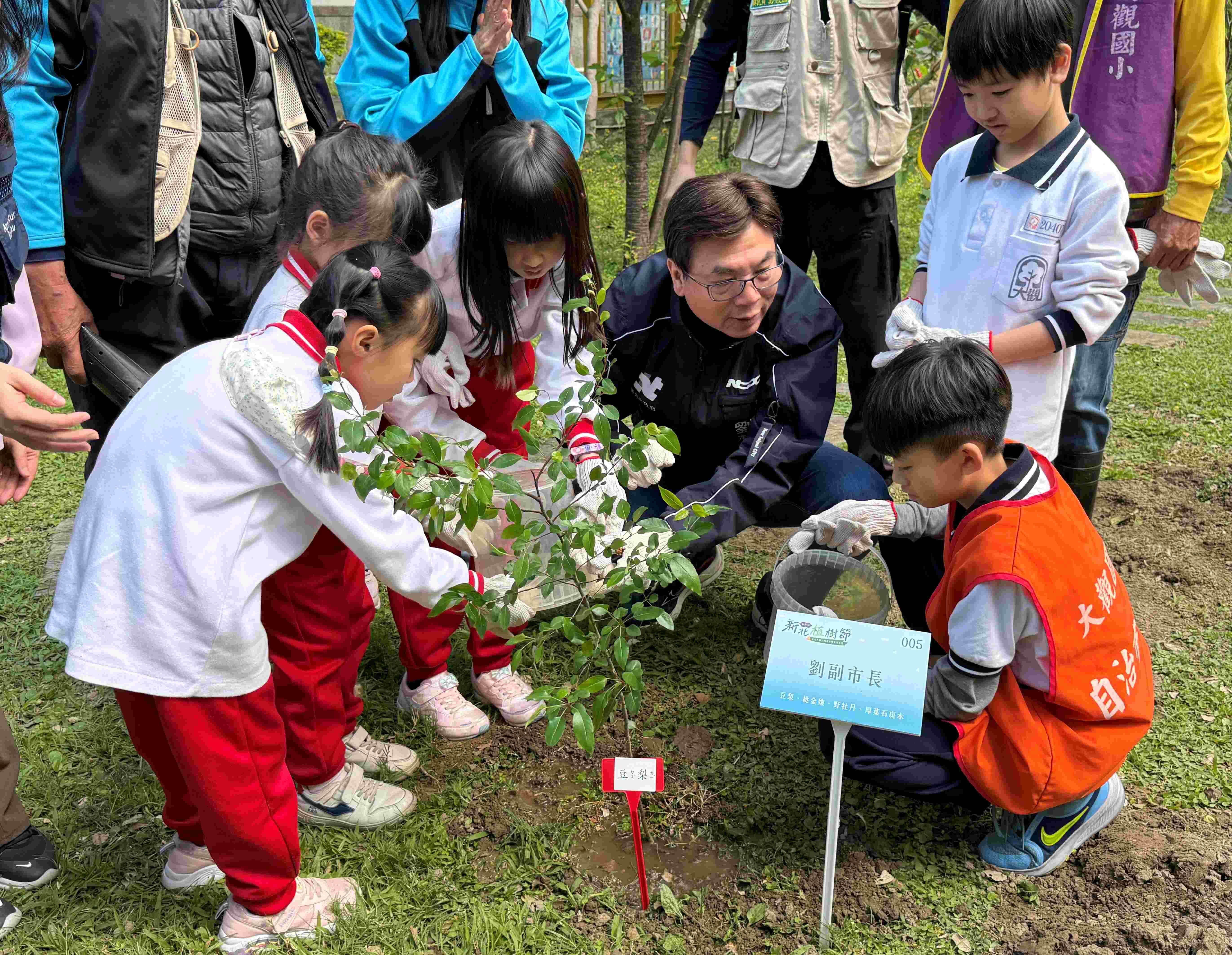 ▲新北攜手產官學打造校園生態灌叢。（圖／新北市農業局提供）