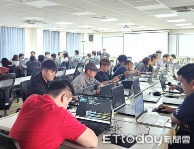 半導體產業夯！陽交大高雄校區碩班「百人搶位」　錄取率僅4.2%