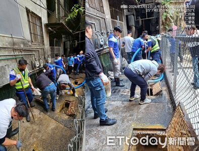基隆廟口夜市名店倒廢水「路面超滑溜」狂飄惡臭　挨罰10萬6