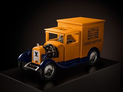 風Luxury／LV貨車化身223萬座鐘　迷你行李箱藏上鍊鑰匙