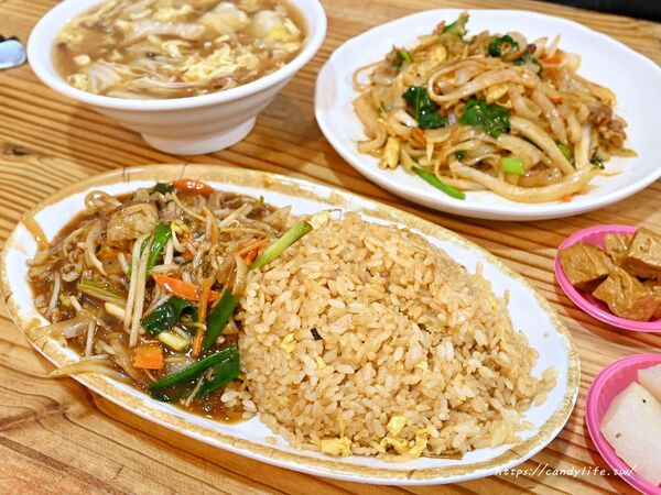 ▲▼陽光炒飯家族。（圖／部落客糖糖&rsquo;s 享食生活授權提供）