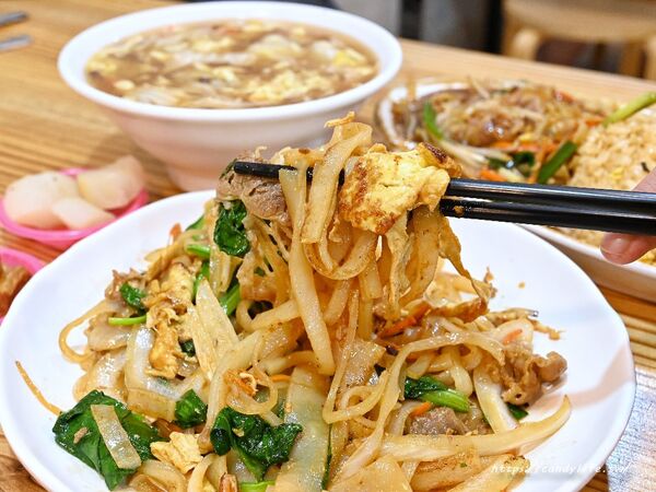 ▲▼陽光炒飯家族。（圖／部落客糖糖&rsquo;s 享食生活授權提供）