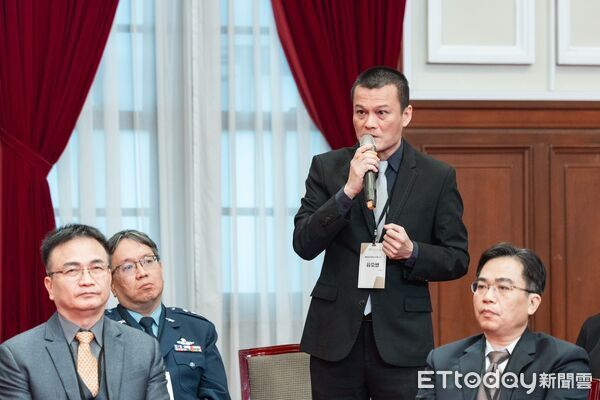 ▲裕郡生技公司創辦人吳裕仁受邀到總統府接受總統勉勵。（圖／裕郡生技公司提供）