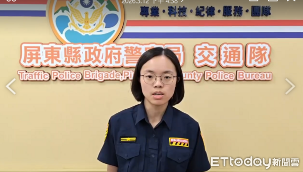 ▲警方針對屏東市民生東路與田中巷口車輛違規做說明。（圖／記者陳崑福攝）