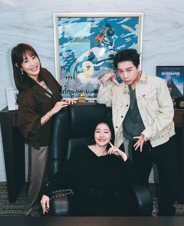 ▲▼小姐不熙娣》小S特企開錄，勇闖台北101突擊最美董事長賈永婕辦公室。（圖／東森綜合台提供）