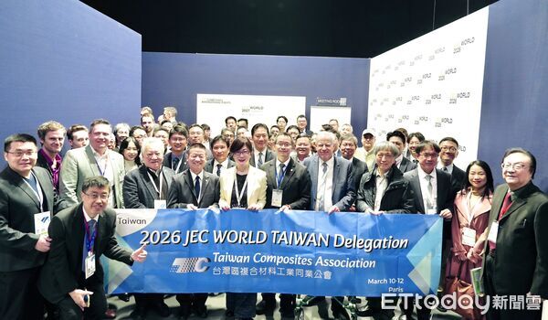 ▲漢翔航空工業首次參與JEC世界複材展，在台灣館展示航空複合材料技術。（圖／記者游瓊華翻攝）