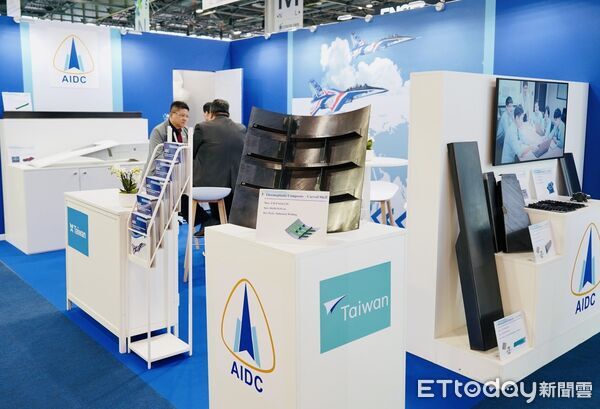 ▲漢翔航空工業首次參與JEC世界複材展，在台灣館展示航空複合材料技術。（圖／記者游瓊華翻攝）