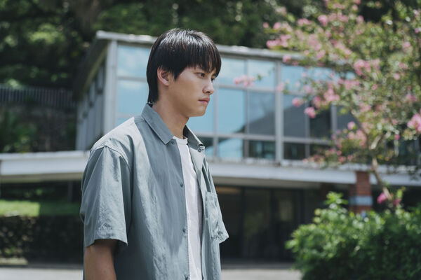 ▲范少勳為《失樂園》蹲點育幼院。（圖／冬候鳥電影、文策院提供）