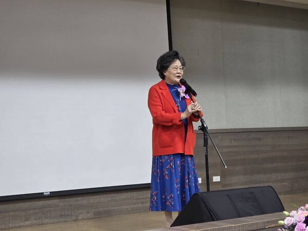 ▲《編劇泰斗張永祥先生回憶與回顧》發表會，遺孀張任芝蘭、曹啟泰、朱延平、蔡國榮和小百合（周月綺）出席。（圖／台北市電影委員會提供）